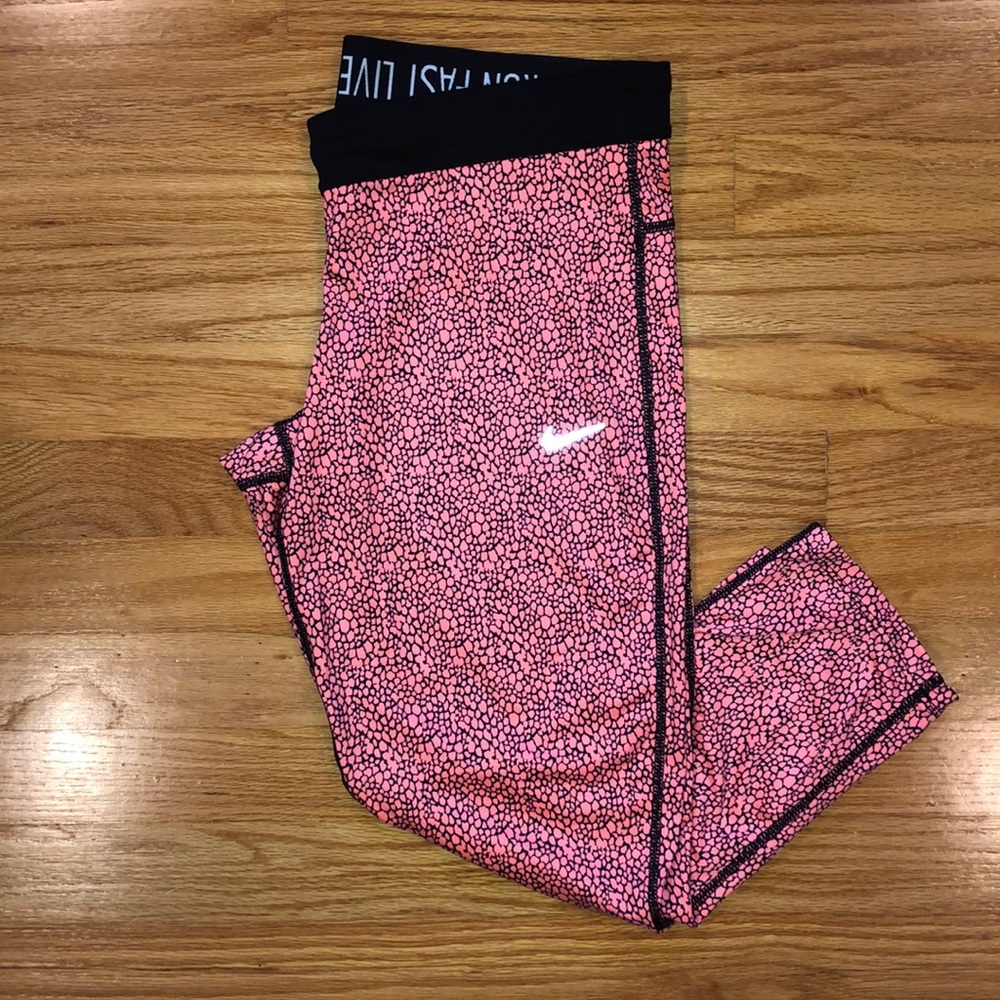DRI-FIT NIKE Cropped Legging